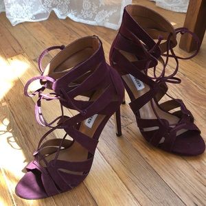 Never worn! Steve Madden Wine Bae heels